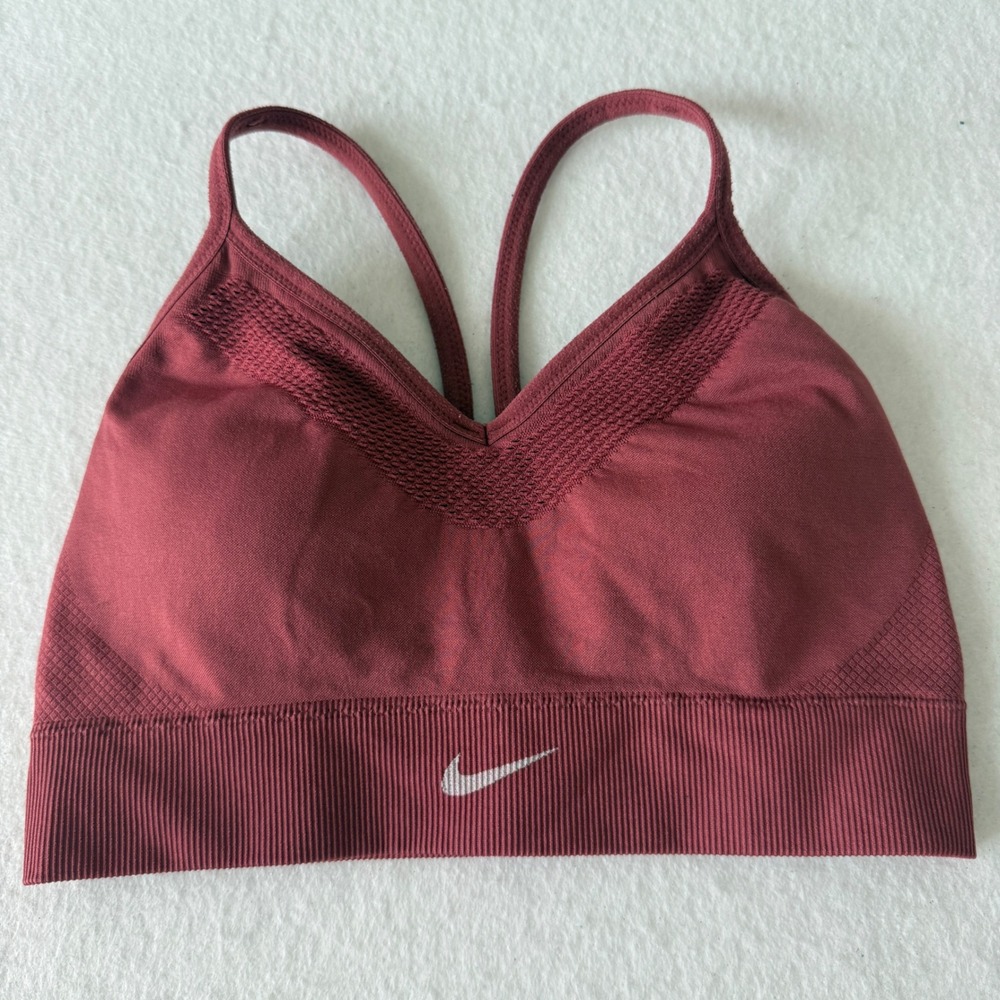 Nike Indy Seamless Light Support Sports Bra Womens M Burgundy Red Activewear